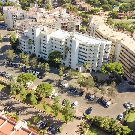 Modern In With Shared Pool Apartment Vilamoura