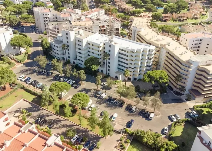 Modern In With Shared Pool דירה וילהמורה